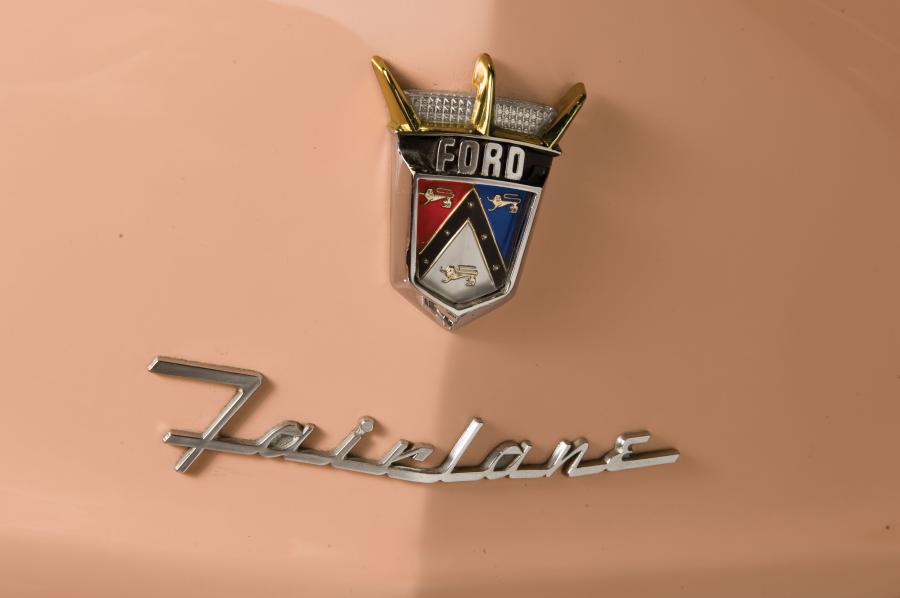  Ford Fairlane Town Sedan 1956 года  (фото 6 из 10)